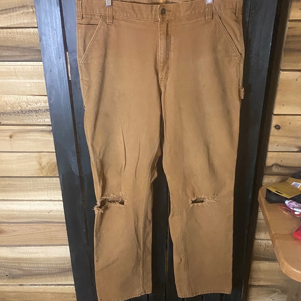 Carhartt distressed Men’s carpenter Pants size 38x33 (tag says 38x34)